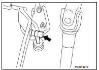 5. Pull up the lock pin (1) from connector of master cylinder (2) and