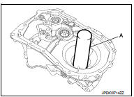 14. Install differential side oil seals (1) to clutch housing and transaxle