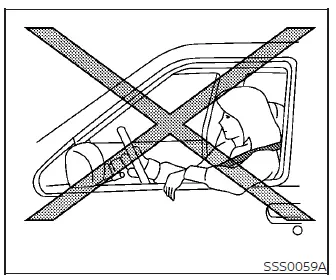 Warning label against leaning against vehicle doors and windows in a Nissan Leaf
